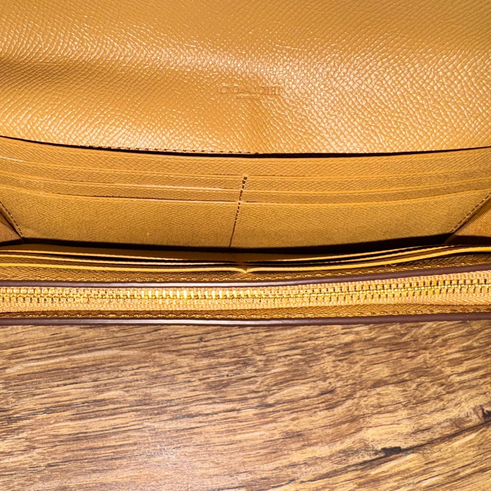 Coach Envelope Wallet - Picture 3 of 8